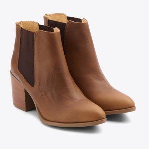 Nisolo Heeled Chelsea Commuter Boot Brown Size 6 with Dust Bag!